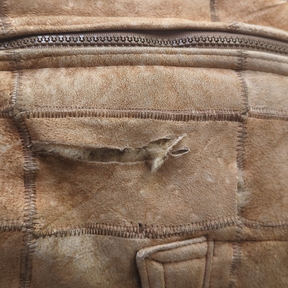 Sheepskin Vest - Picture 4 of 10